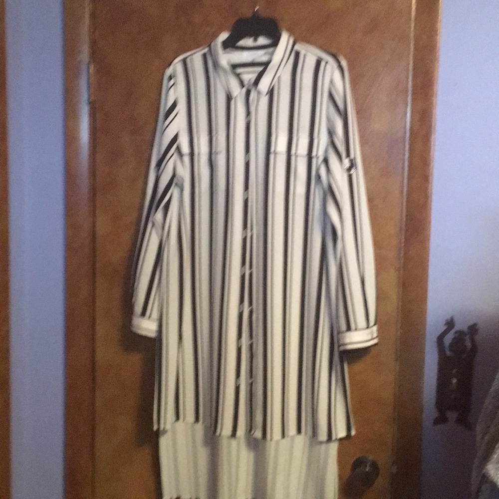 Calvin Klein button up shirt dress or tunic.